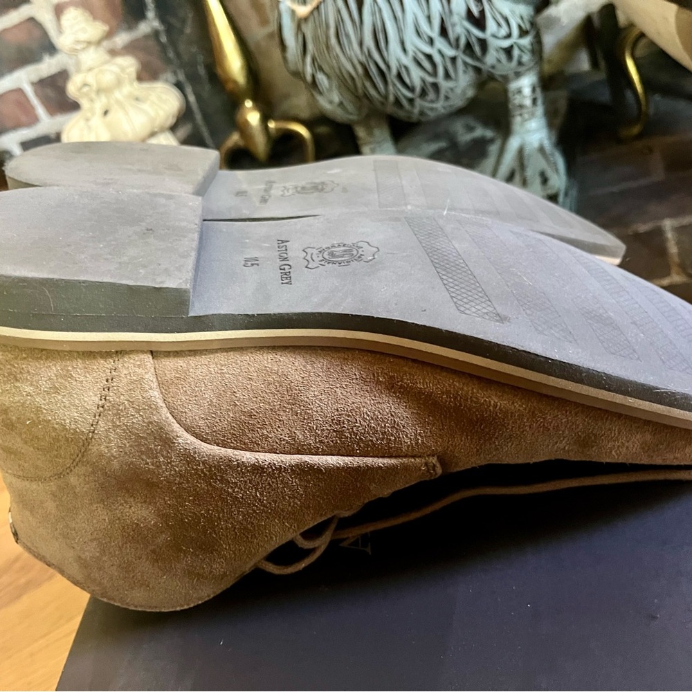 Men's Brown Suede Chukka Boots - Picture 11 of 15
